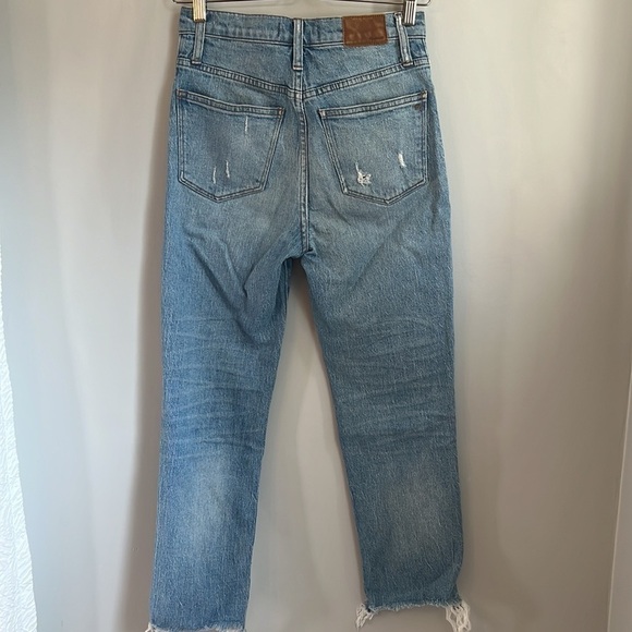 Madewell Classic Straight Jeans in Corrie Wash: Step-Hem Edition SZ 25 - Picture 9 of 9